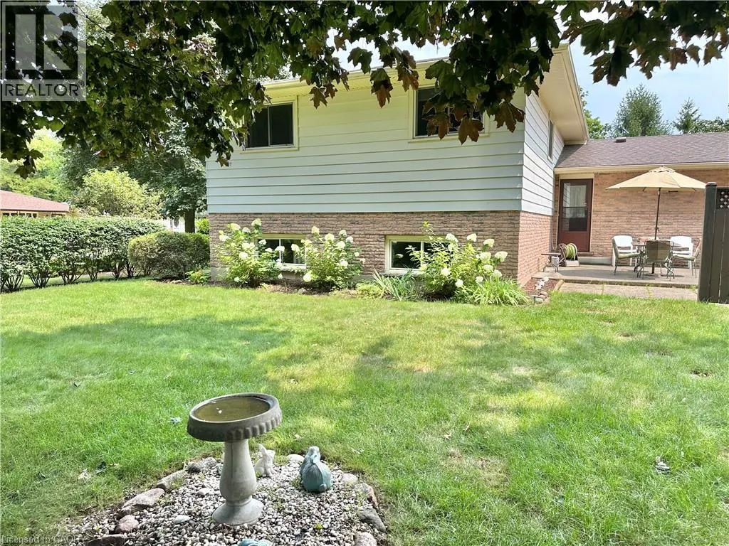 44 DOUGLAS Avenue