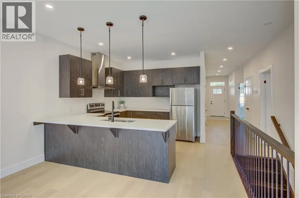5 SOUTH Court W