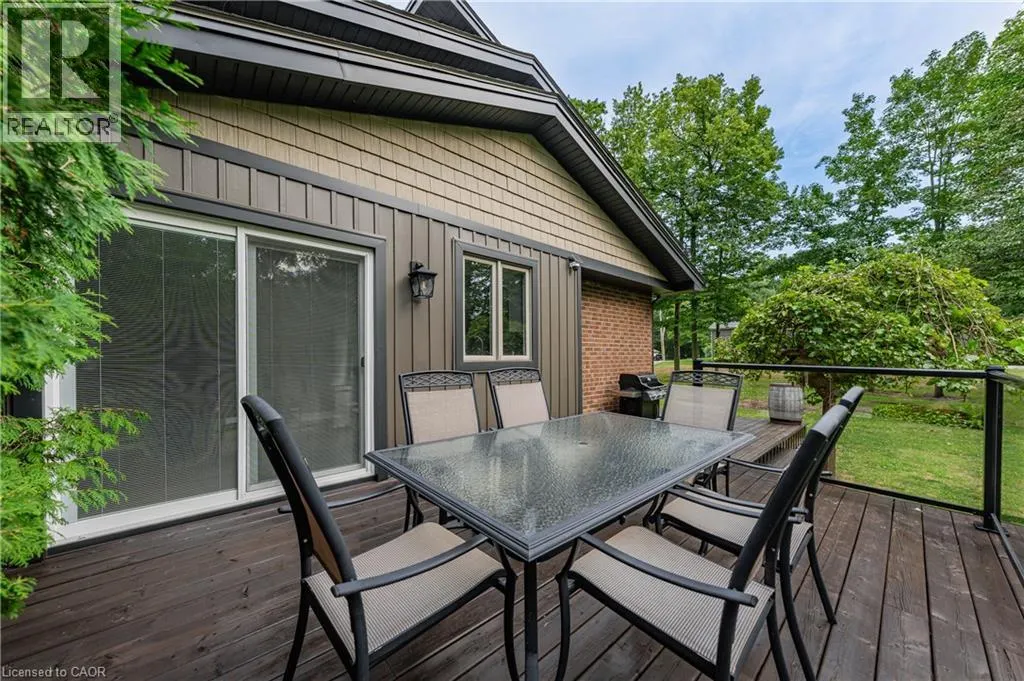 4905 MAPLEVIEW Crescent