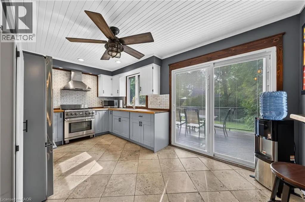 4905 MAPLEVIEW Crescent