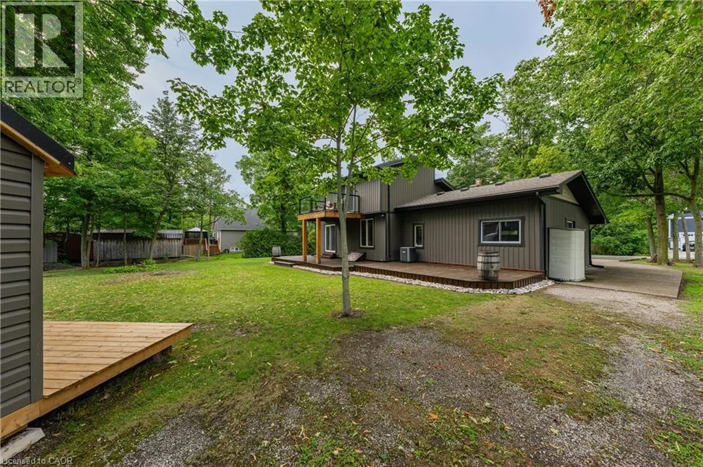 4905 MAPLEVIEW Crescent