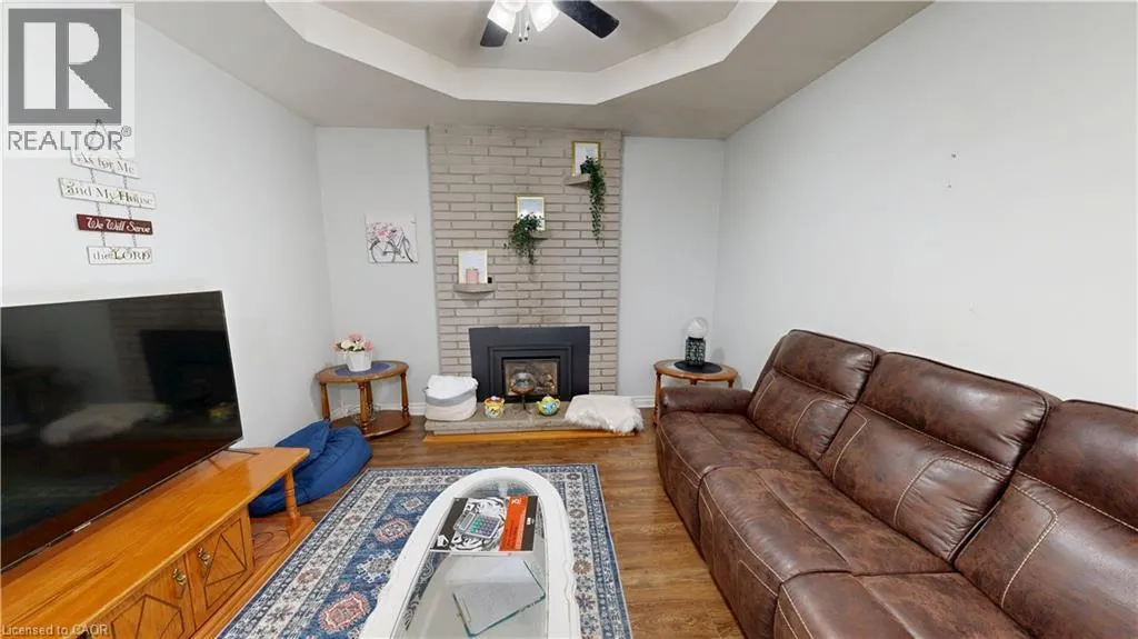 31 APPLEWOOD Lane