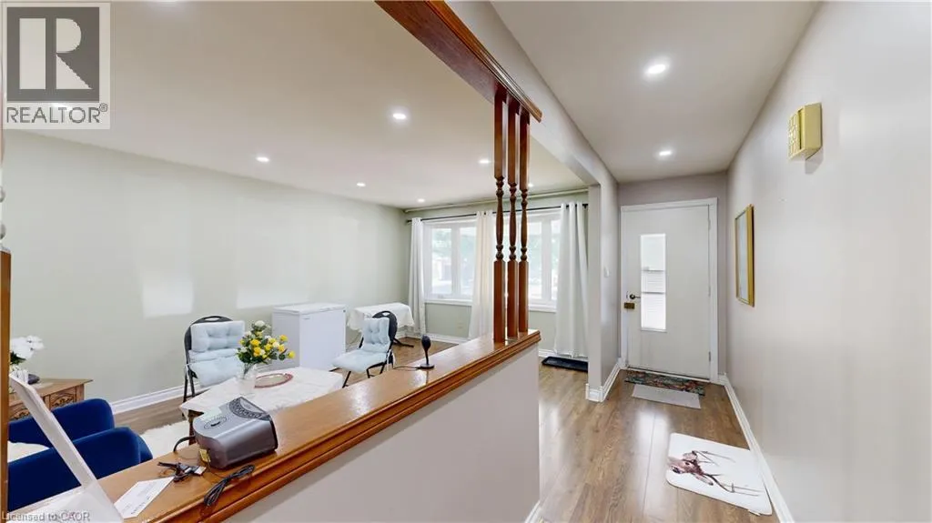 31 APPLEWOOD Lane