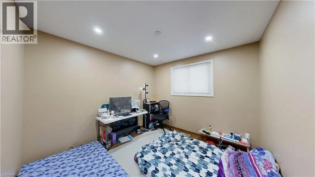 31 APPLEWOOD Lane