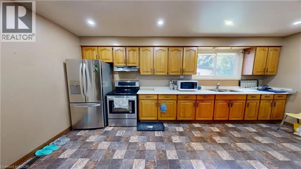 31 APPLEWOOD Lane