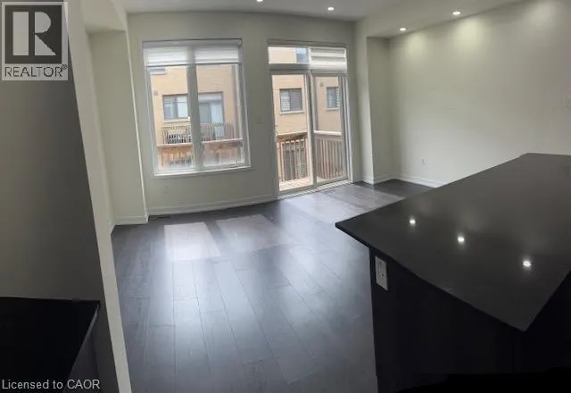 166 SQUIRE Crescent