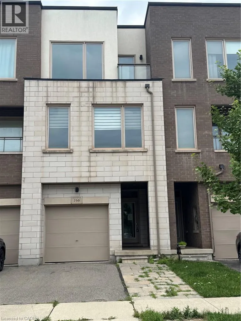 166 SQUIRE Crescent