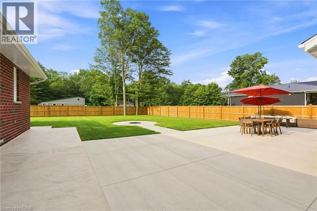 4861 MAPLEVIEW Crescent