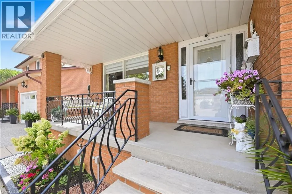 83 OAKRIDGE Drive
