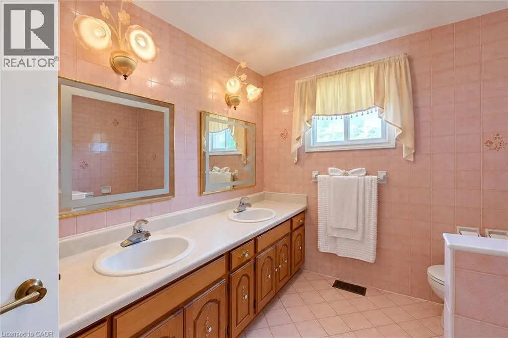 83 OAKRIDGE Drive