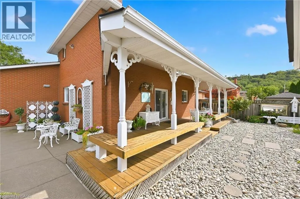 83 OAKRIDGE Drive