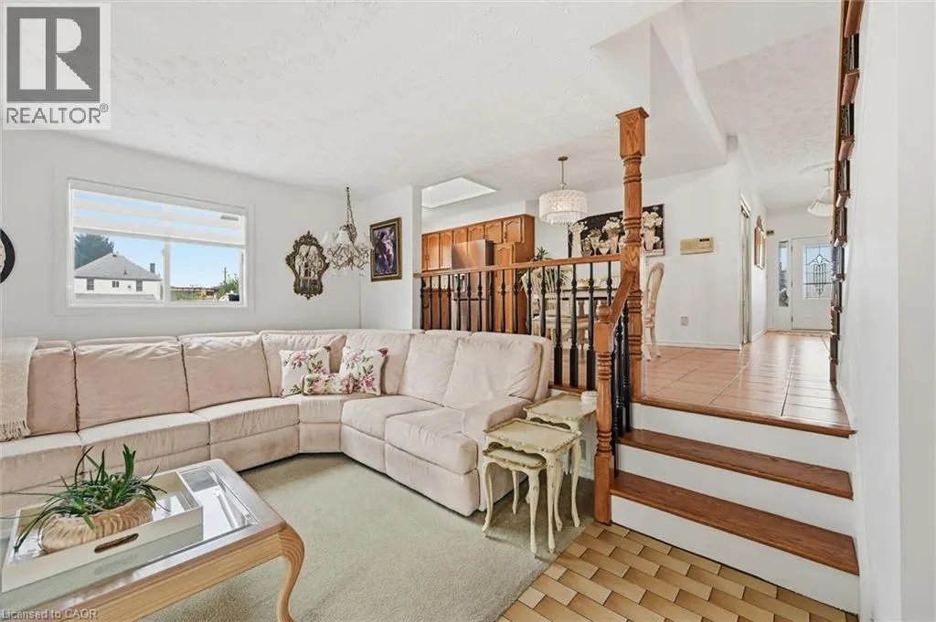 83 OAKRIDGE Drive