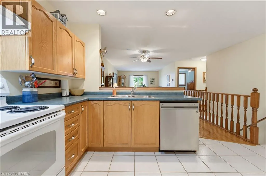 60 WHITLAW Way Unit# 10 #10