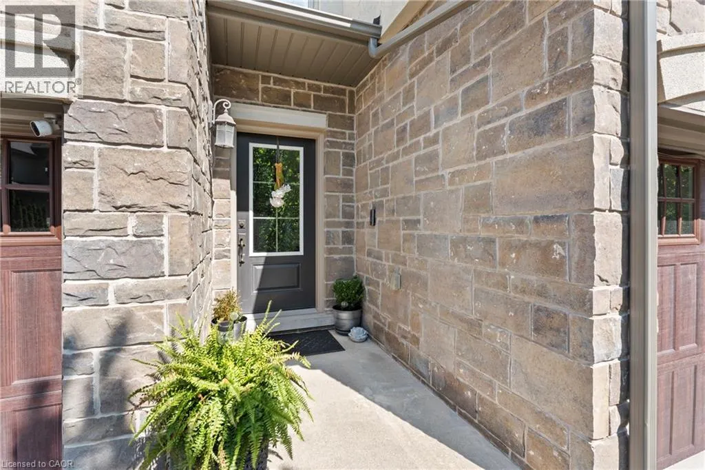 8 ST. ANDREWS Lane S
