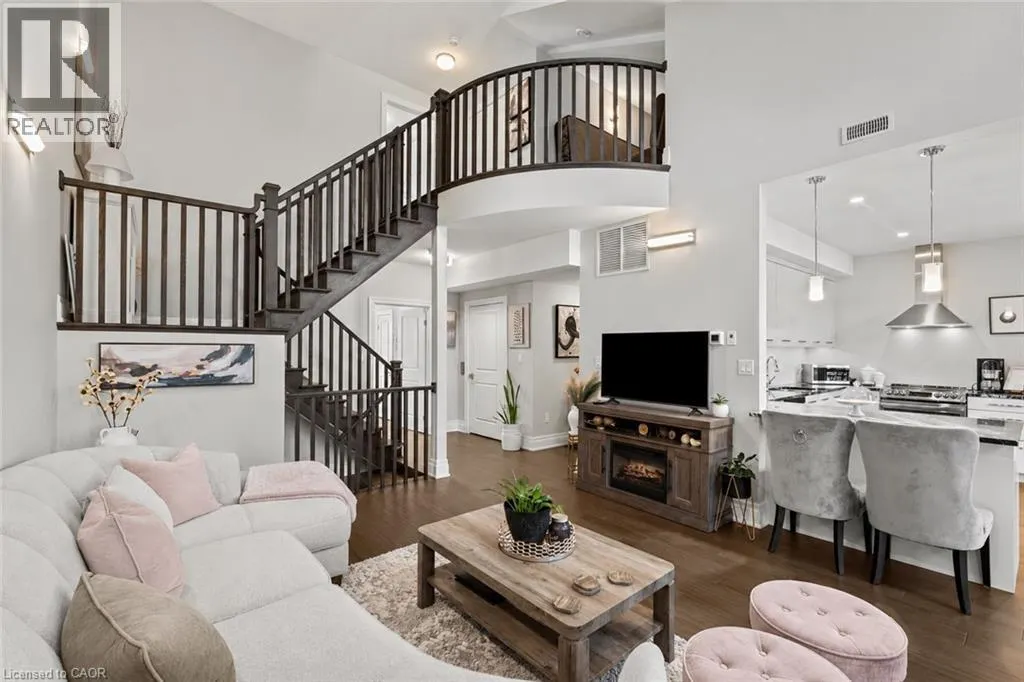 8 ST. ANDREWS Lane S