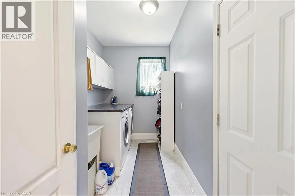 805 MUNICH Circle