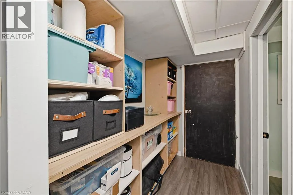 164 JANSEN Avenue Unit# 11 #11