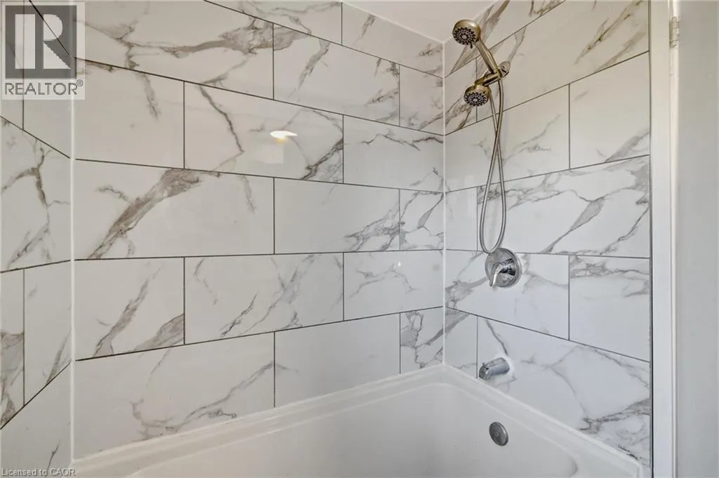 164 JANSEN Avenue Unit# 11 #11