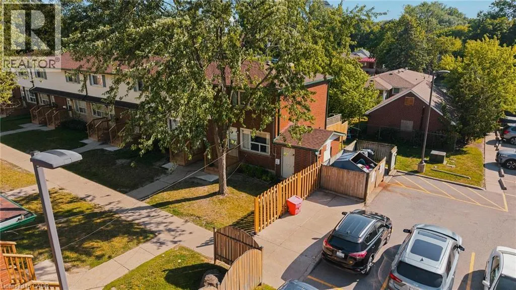 164 JANSEN Avenue Unit# 11 #11