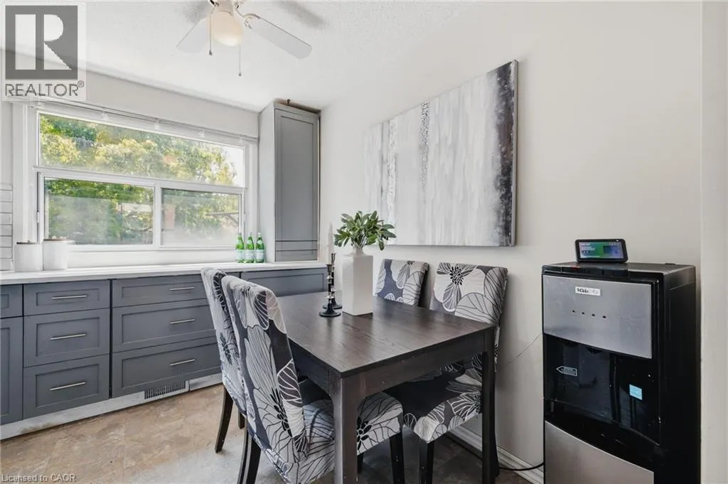 164 JANSEN Avenue Unit# 11 #11