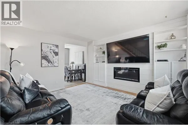 164 JANSEN Avenue Unit# 11