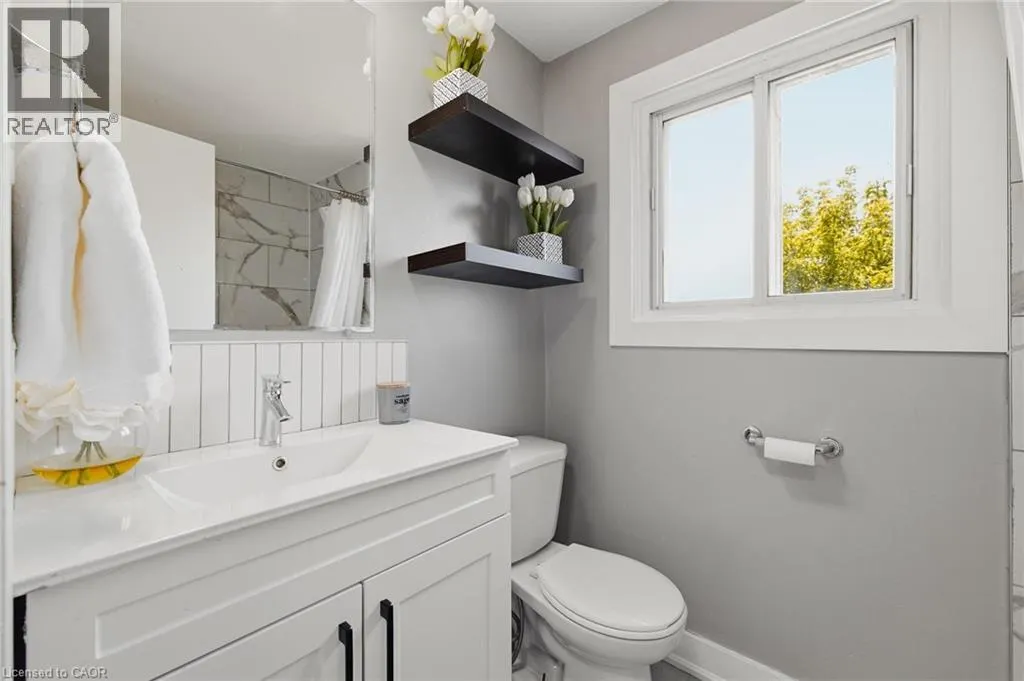 164 JANSEN Avenue Unit# 11 #11