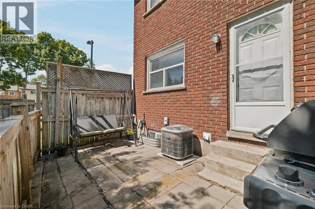 164 JANSEN Avenue Unit# 11 #11