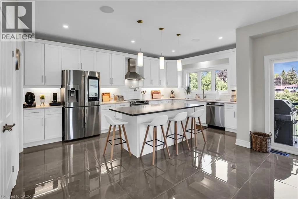 3608 CAROLINIA Court