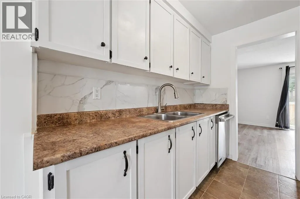 750 ERINBROOK Drive Unit# 2 #2