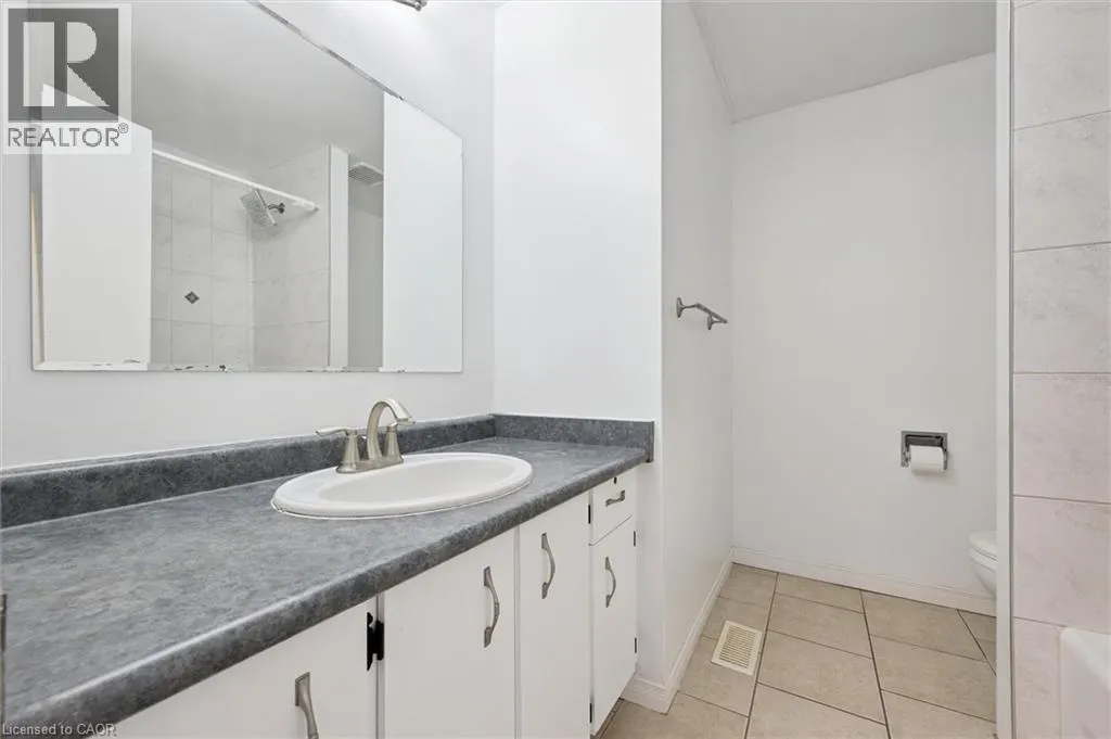 750 ERINBROOK Drive Unit# 2 #2