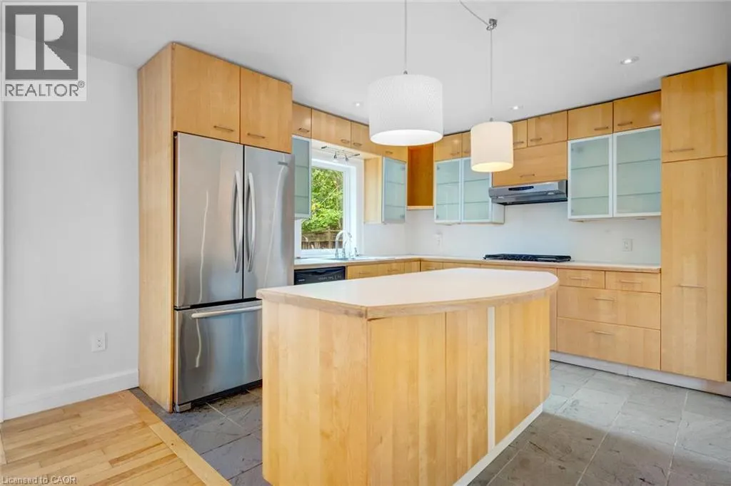 7 WASHINGTON Avenue