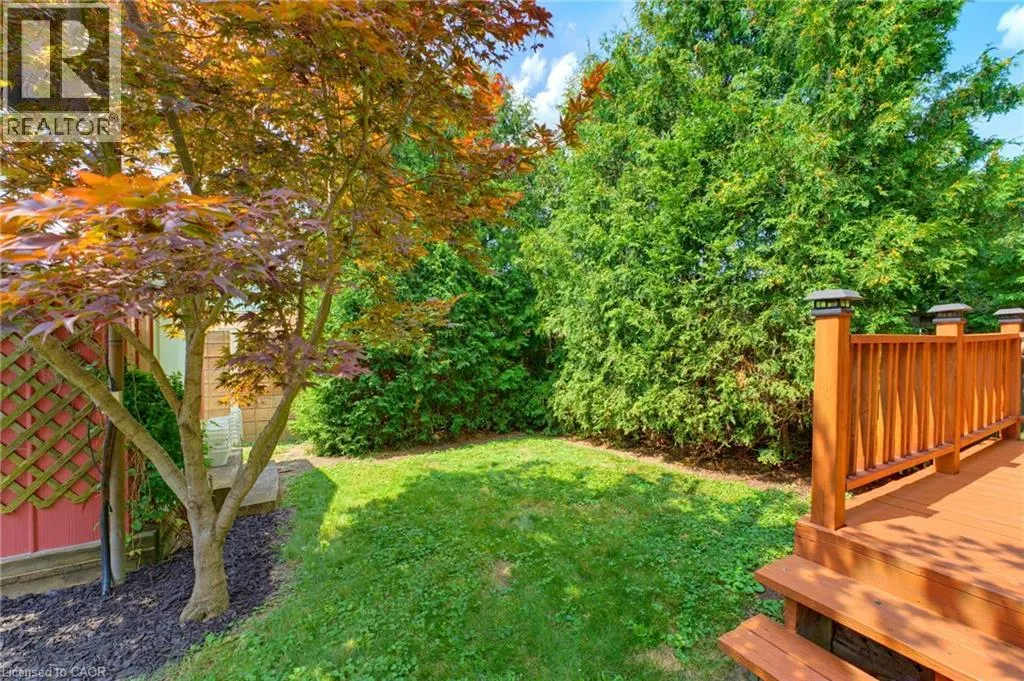 32 SILVERVINE Drive
