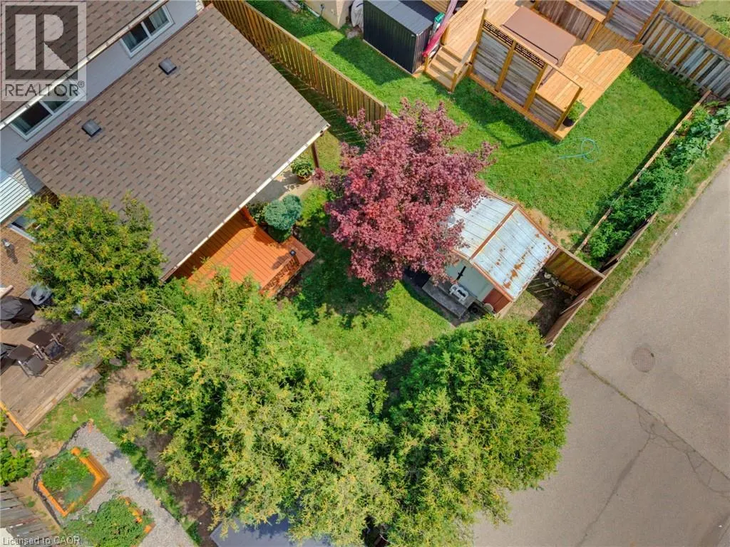32 SILVERVINE Drive