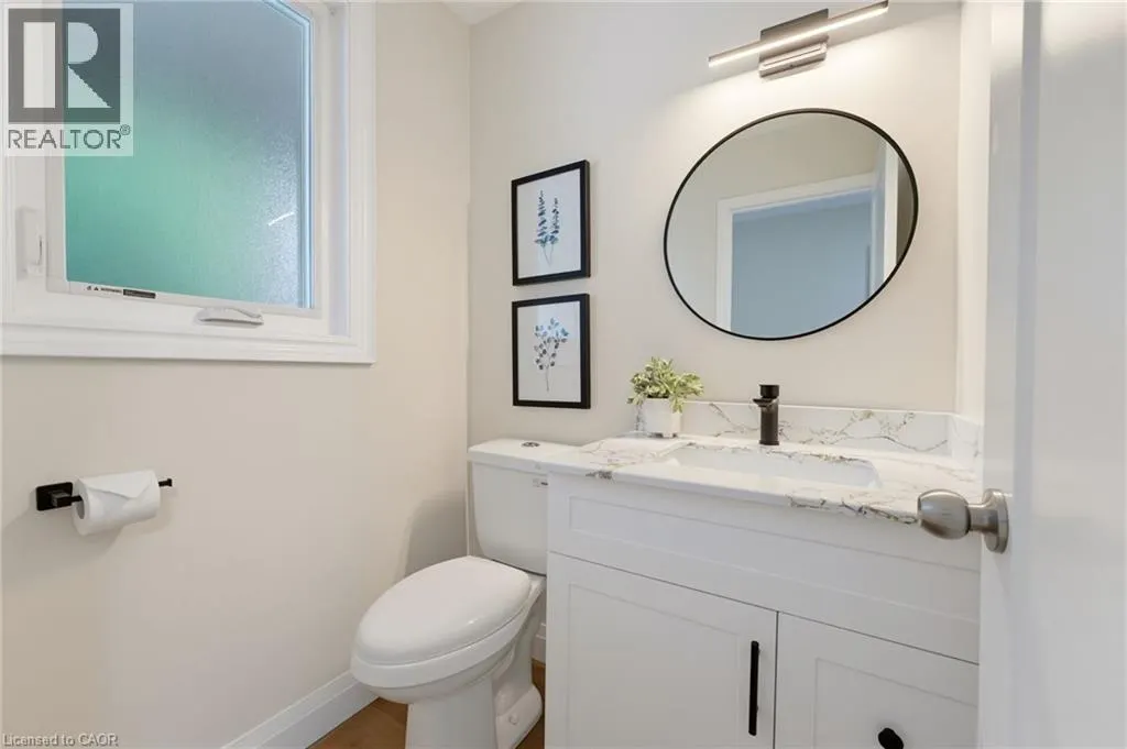 32 SILVERVINE Drive