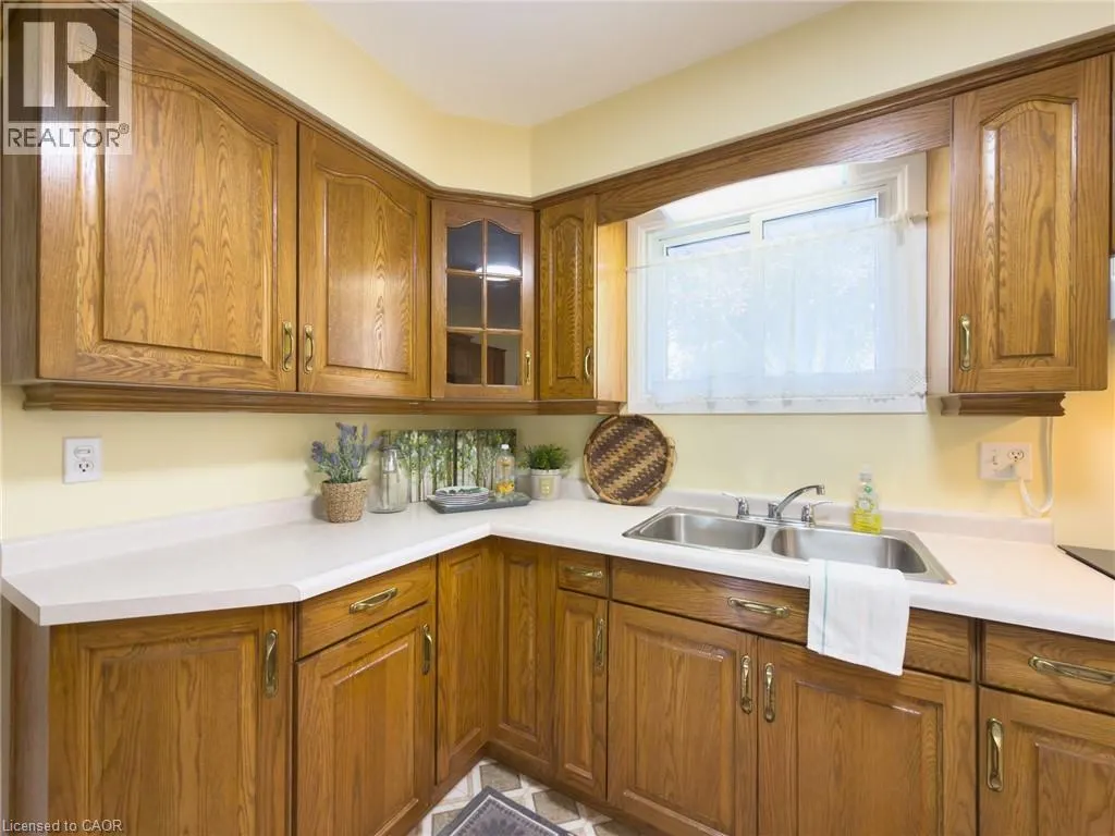 12 GLENDALE Crescent