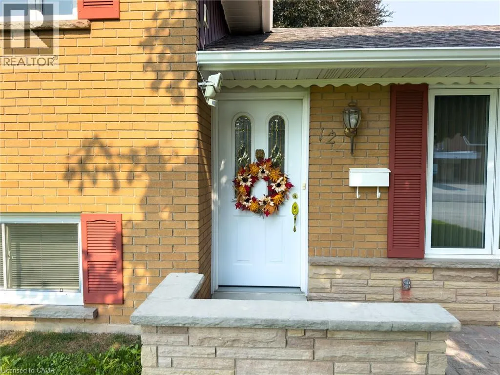 12 GLENDALE Crescent