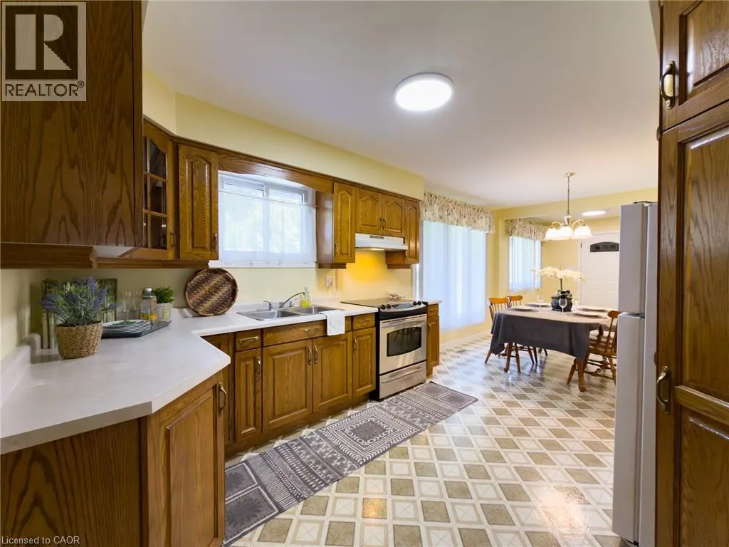 12 GLENDALE Crescent