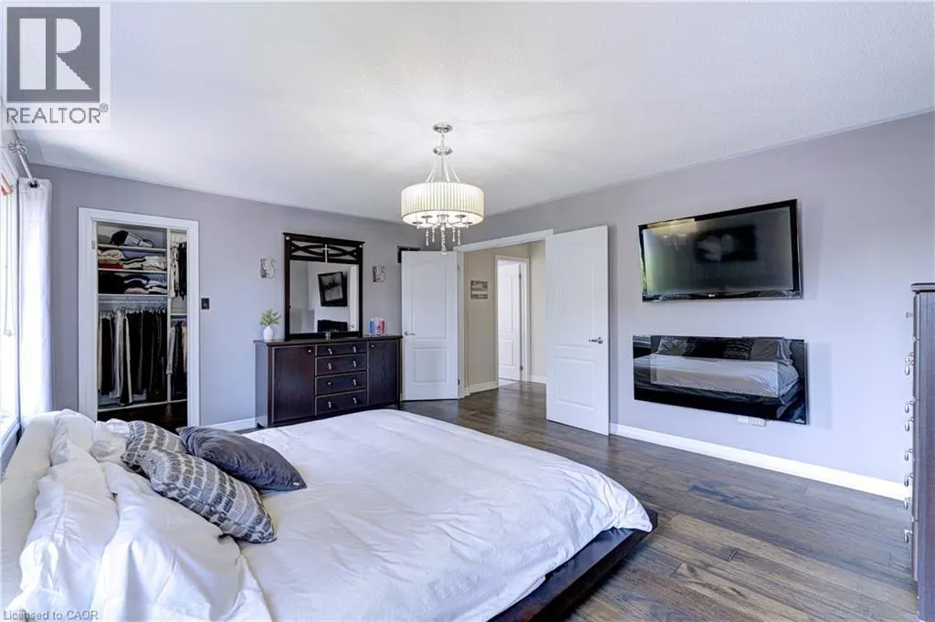 1406 MARSHALL Crescent