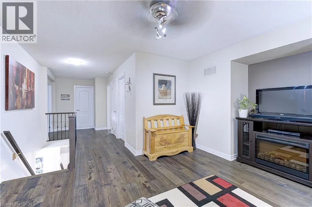 1406 MARSHALL Crescent
