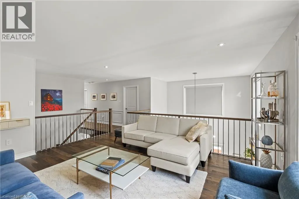 130 W JOHN Street W