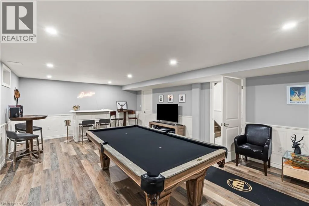 130 W JOHN Street W
