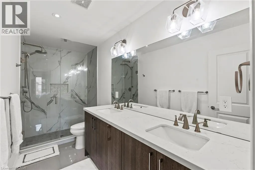 130 W JOHN Street W