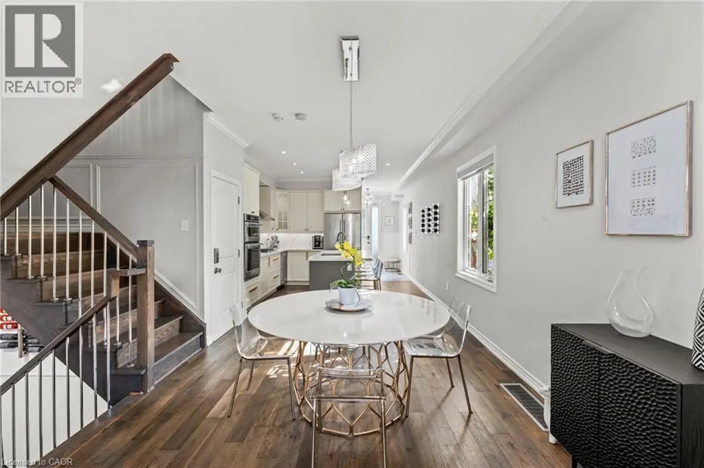 130 W JOHN Street W