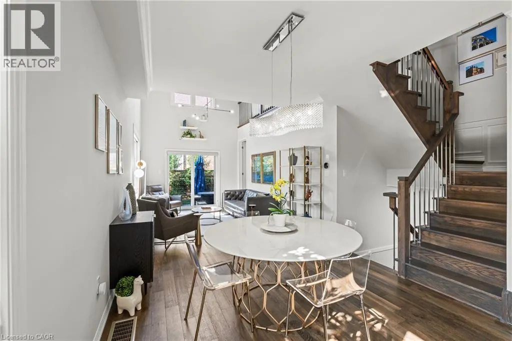 130 W JOHN Street W