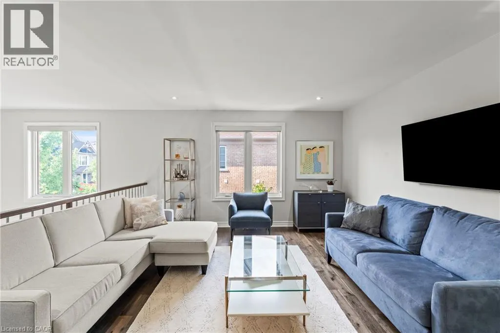 130 W JOHN Street W