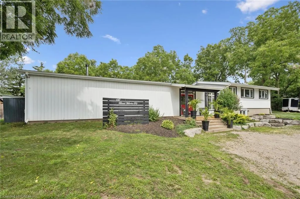 647 BRANT-WATERLOO Road