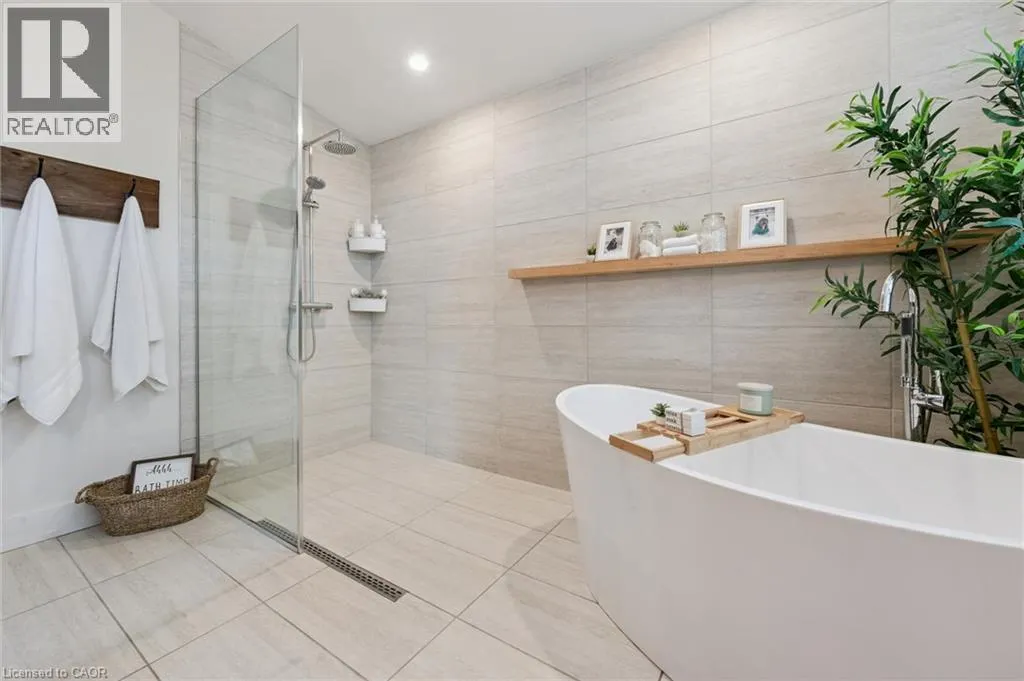 647 BRANT-WATERLOO Road