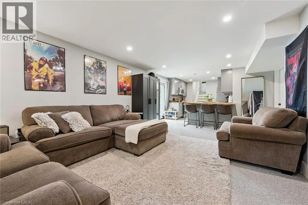 647 BRANT-WATERLOO Road