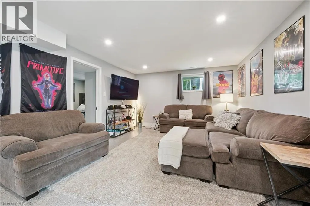 647 BRANT-WATERLOO Road