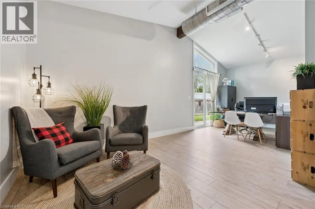 647 BRANT-WATERLOO Road